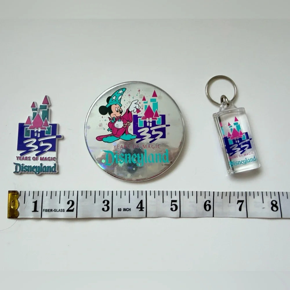 Vintage Disney Lot 35 Years of Magic Disneyland - Holographic Pin Button & more - Picture 6 of 10